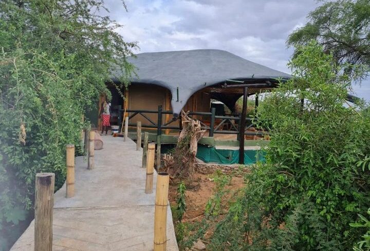 8-Day Luxury Kenya Honeymoon Safari | Giraffe Manor, Elsa’s Kopje & Kilindi Beach